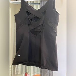 Lululemon size 4 tank with built in bra